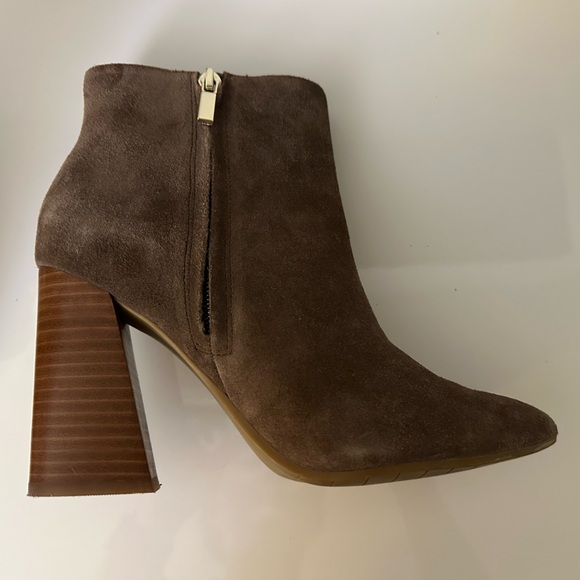 Kenneth Cole New York Gladis Genuine Leather Suede Ankle Boot Walnut Taupe (6) - Picture 9 of 15
